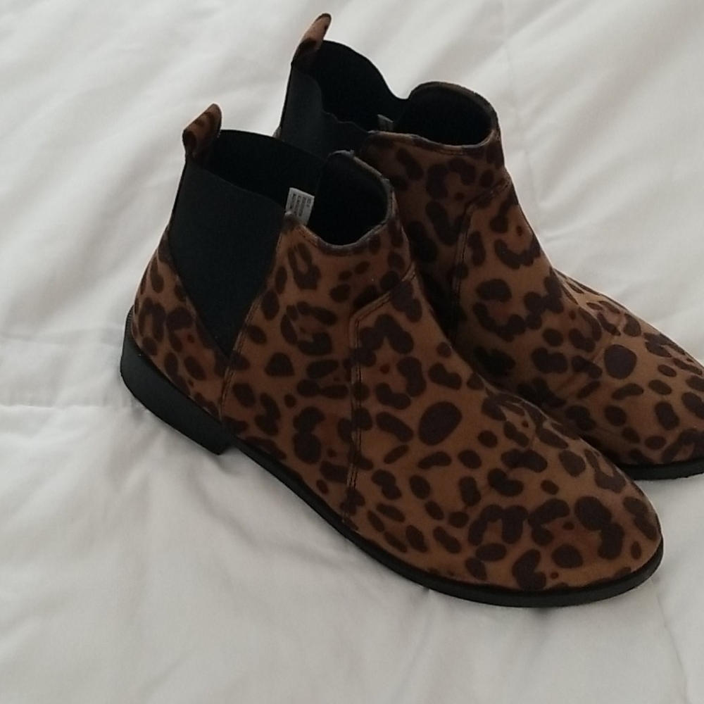 Leopard boots